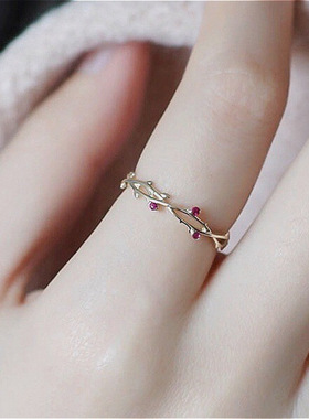 红刚玉欧美风小巧镀18k订婚戒指