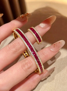 Young红刚玉公主轨道吊坠女项链手镯蓝尖晶戒指转运珠彩宝套装女