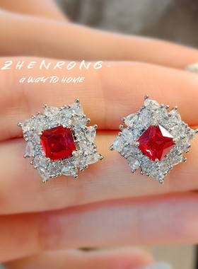 Young打紫光灯变色红刚玉耳钉女轻奢彩宝套装红钻戒指吊坠项链女