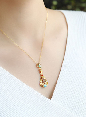 young绿松石南红琵琶竖琴吊坠