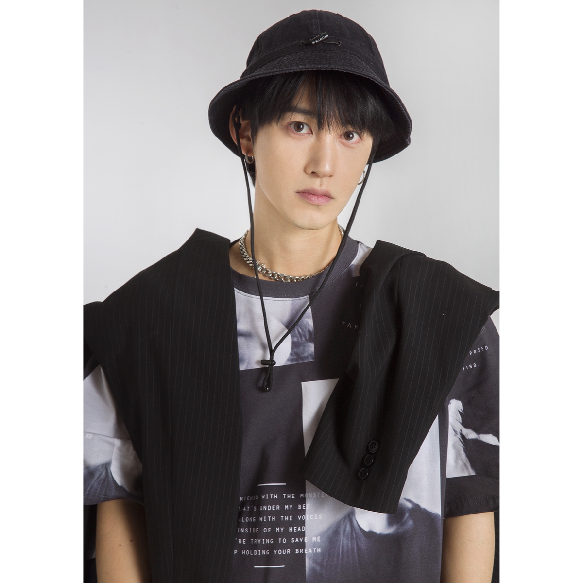 BANGBOY X IZTION黑灰色人物印花短袖T恤男2022新款夏季个性潮流t - 图1