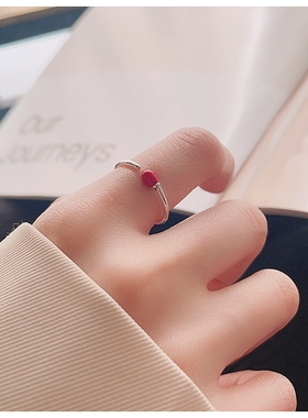 云尚服饰S925纯银素圈点缀南红色简约气质百搭火柴人开口戒指