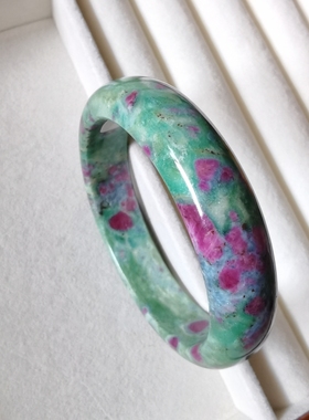 天然油画般迷人风玉石水晶