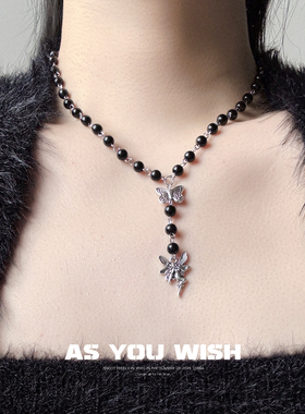 黑色复古蝴蝶吊坠项链