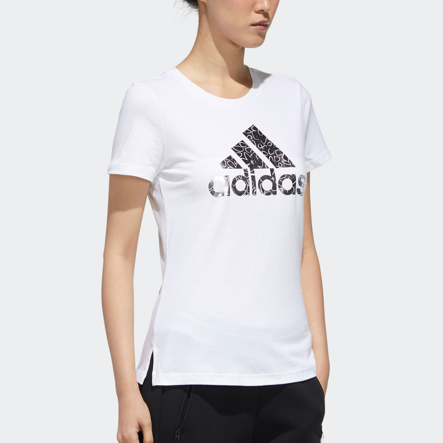 Adidas/阿迪达斯正品2020春季女子新款运动型格短袖休闲T恤FM9291 - 图3