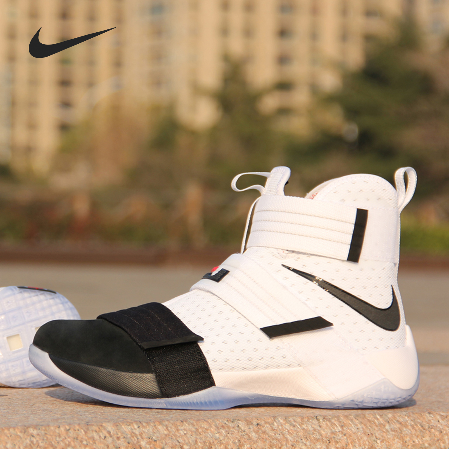 Nike/耐克正品春季新款男子ZOOM詹姆斯士兵10代绑带篮球鞋852400 - 图1