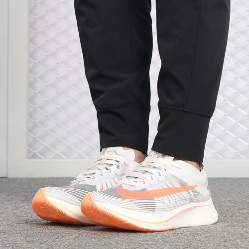 Nike/耐克正品ZOOM FLY SP女子马拉松竞速大logo跑步鞋 AJ8229-图2