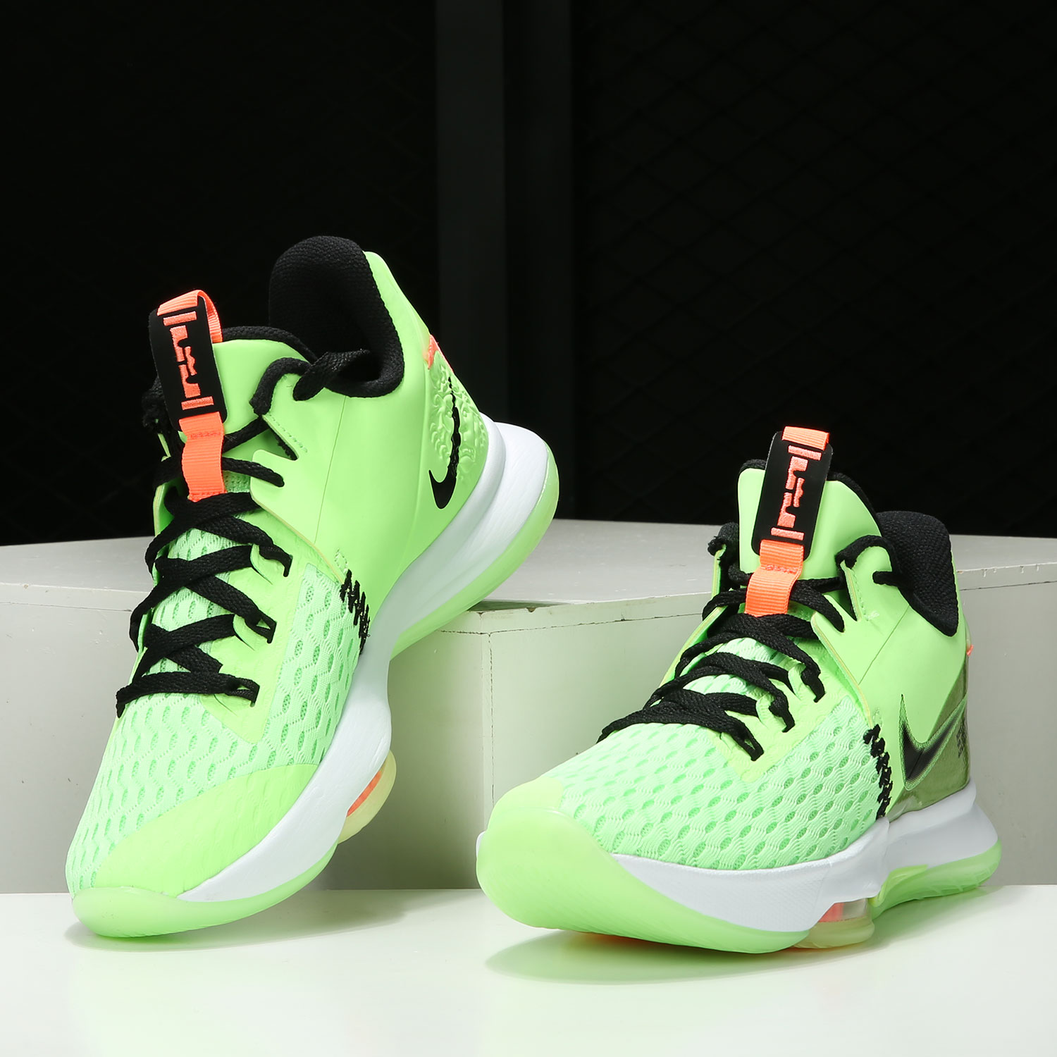Nike/耐克LEBRON WITNESS 5 詹姆斯男女缓震实战篮球鞋CQ9381-300 - 图1