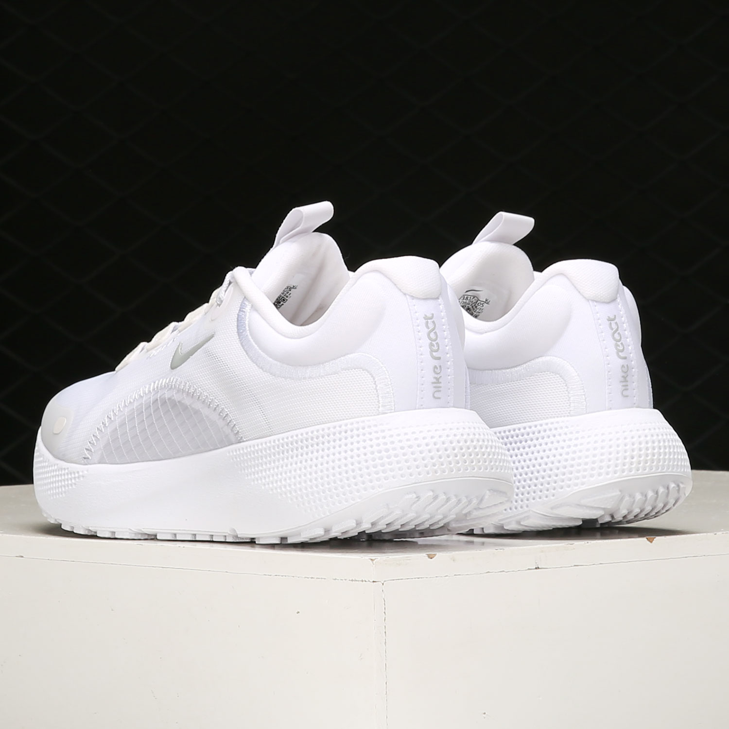 Nike/耐克正品 REACT ESCAPE RN 女子缓震运动跑步鞋 CV3817-105 - 图0