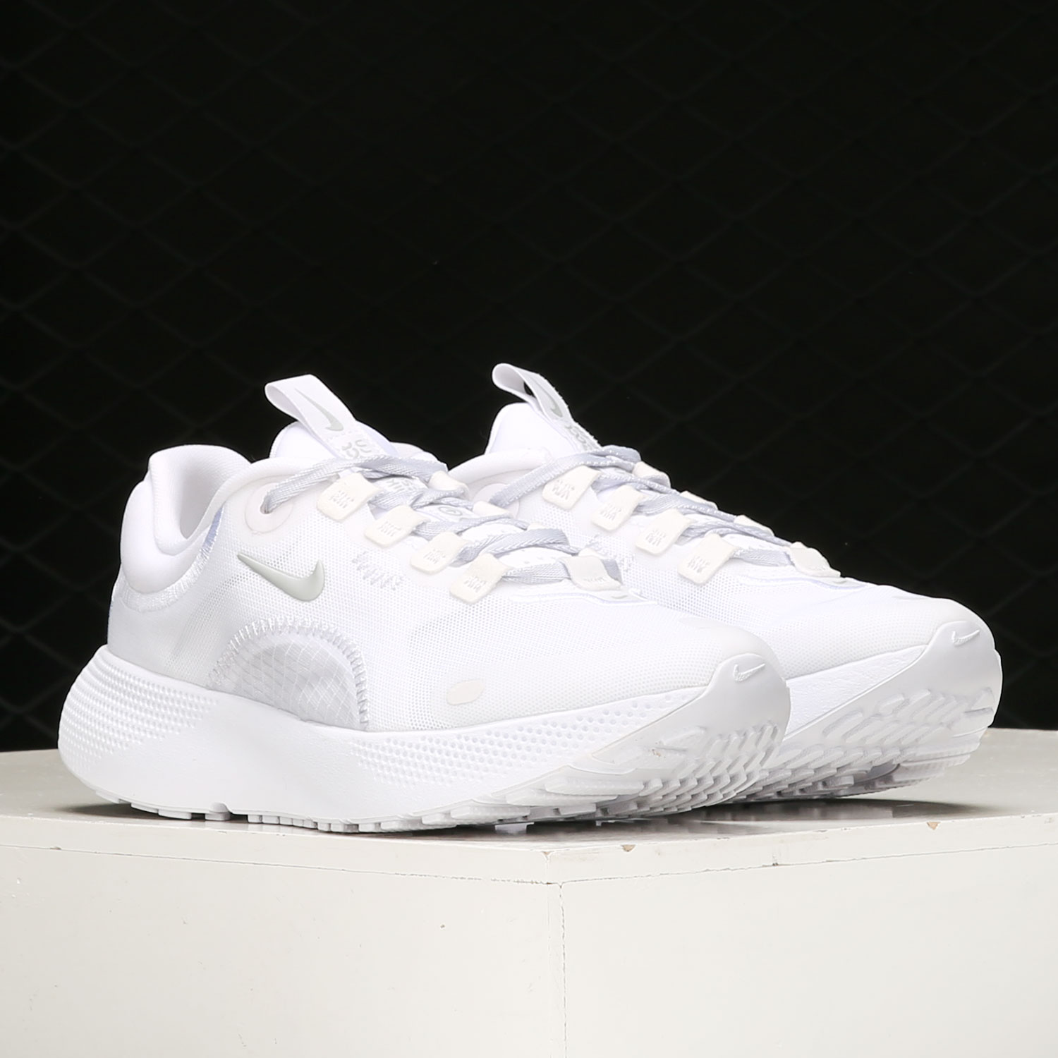 Nike/耐克正品 REACT ESCAPE RN 女子缓震运动跑步鞋 CV3817-105 - 图1