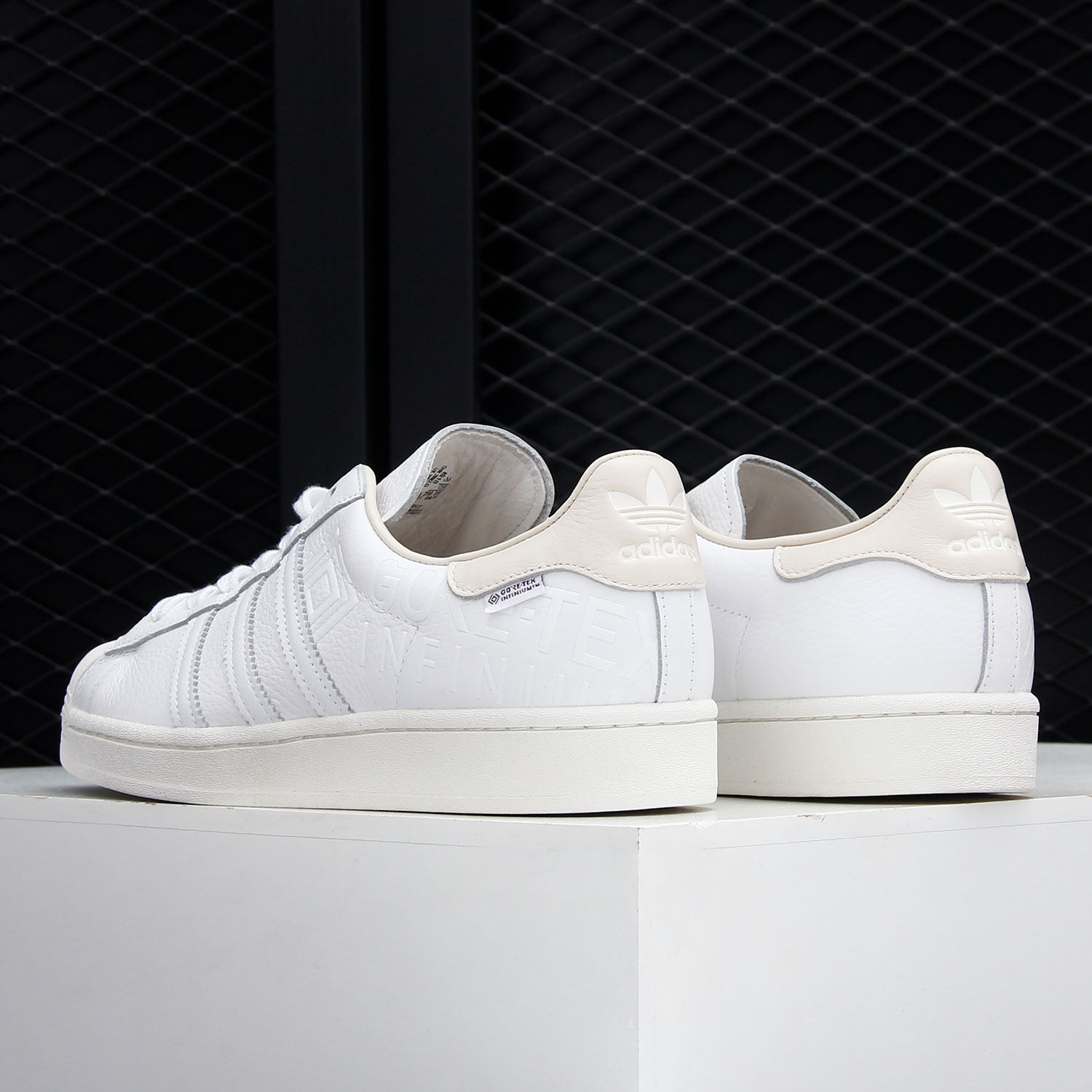 Adidas/阿迪达斯正品三叶草新款男女低帮运动休闲鞋板鞋 FU8932,淘宝优惠券,粉丝福利购,淘宝优惠卷