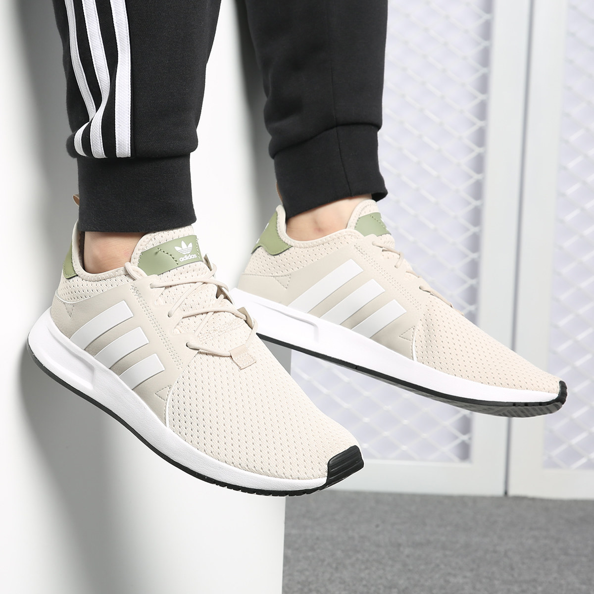 cq2410 adidas