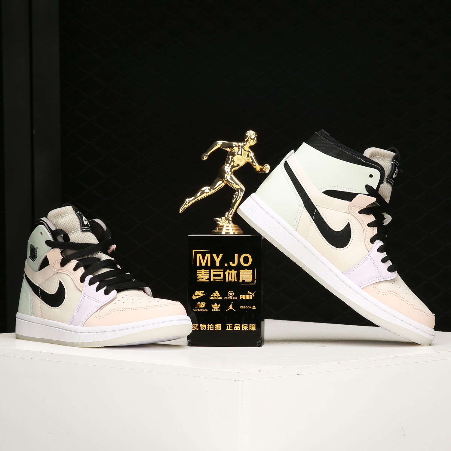 Nike/耐克正品 AIR JORDAN 1 男女泡棉经典运动篮球鞋CT0979-101 - 图2