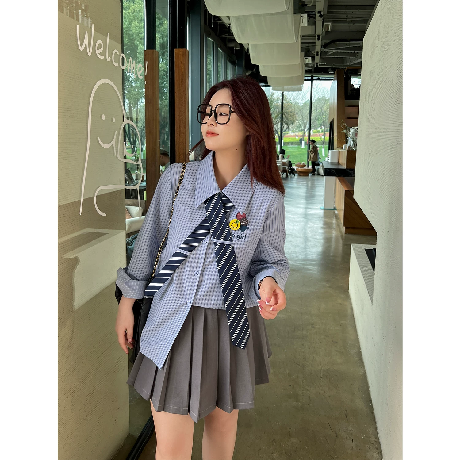 DM100 100% плюс сайз женский весна слегка полный мм [полосатая рубашка] commuting casual tie вышитый топ
