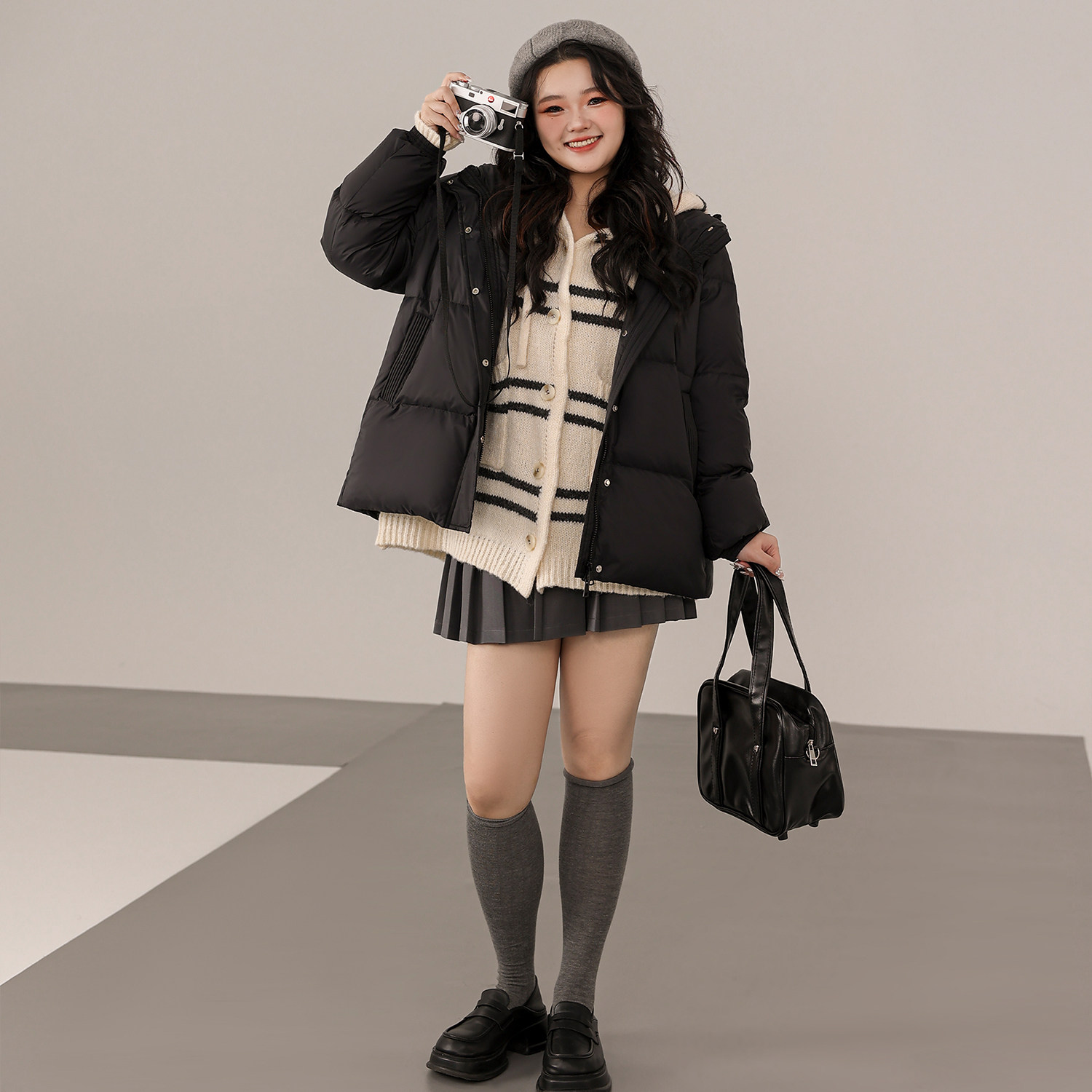 DM100大码百分百微胖mm女装纯色百搭正肩三防连帽短版羽绒服外套