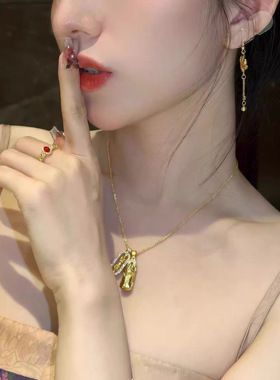 镀K金复古法金色镶钻貔貅新中式叠戴吊坠项链女高级气质