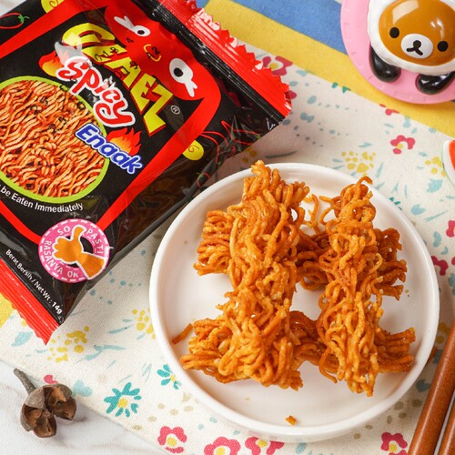 印尼进口 Gemez Enaak Extra辣味小鸡烤鸡点心面干脆面14g单包 - 图0