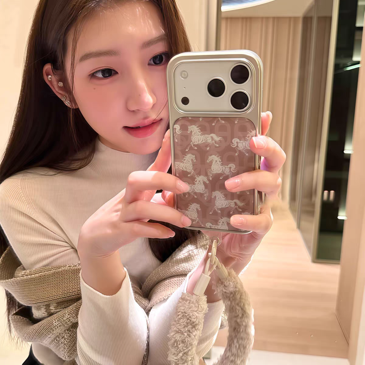 ins风新年好运白马银边滴胶手机壳适用苹果iPhone17promax高级感保护套小众16plus华为15pro14防摔小米13pro,淘宝优惠券,粉丝福利购,淘宝优惠卷