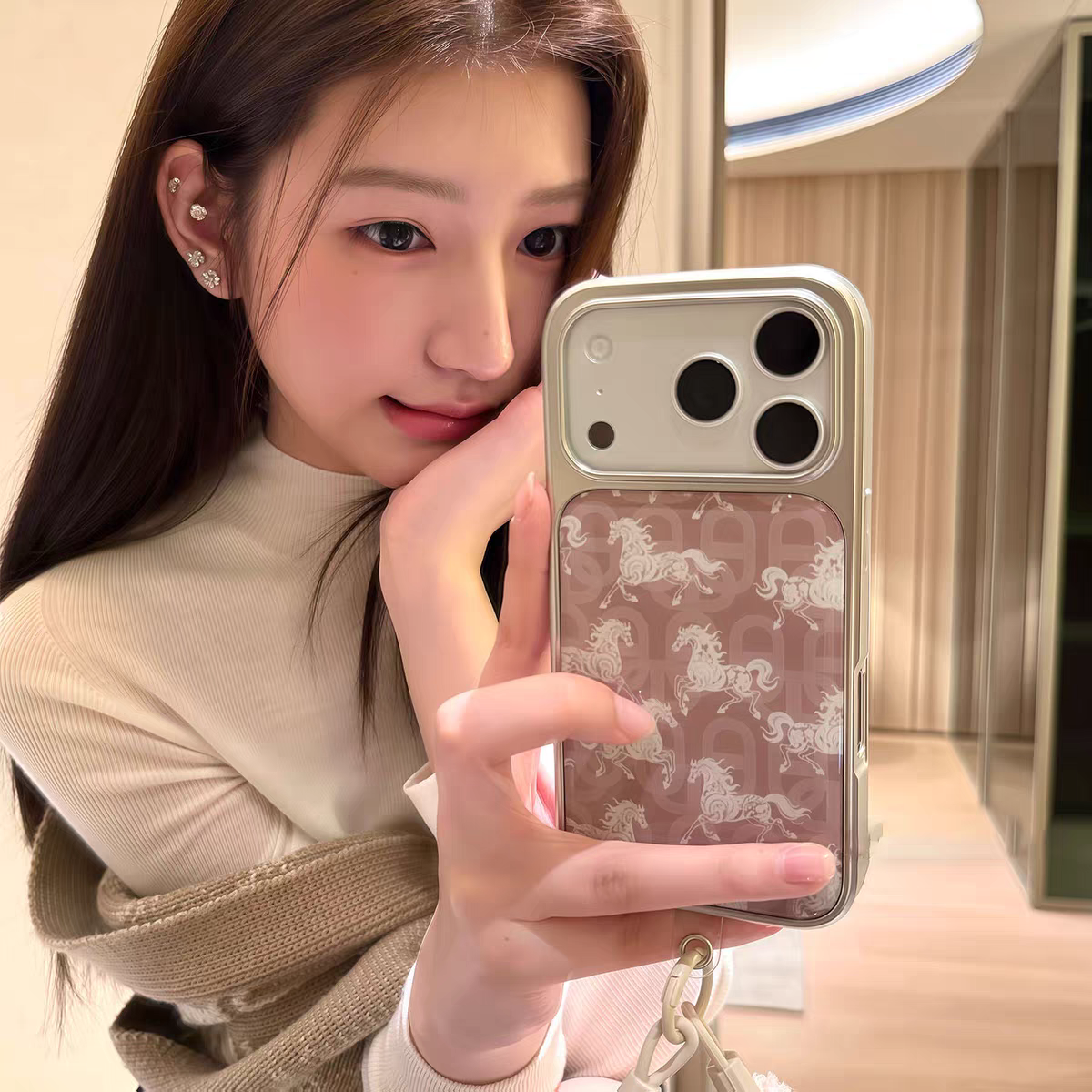 ins风新年好运白马银边滴胶手机壳适用苹果iPhone17promax高级感保护套小众16plus华为15pro14防摔小米13pro,淘宝优惠券,粉丝福利购,淘宝优惠卷