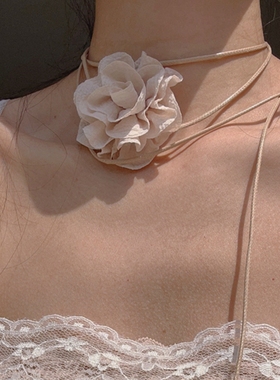 韩版温柔优雅气质杏色山茶花长款绑带项圈颈带少女个性百搭项链