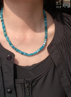 青岛工厂 OG Loc  天然石优化色 瑕疵珠0.5方糖三条 项链长45+5㎝