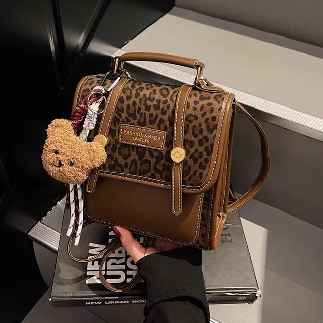 Backpack for women travel lightweight high-looking 2025 new niche design high-end street trend student school bag