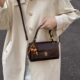 High-end simple and versatile shoulder handbag women's 2025 Korean version autumn and winter new retro fashion crossbody bag