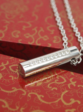 情侣钛钢时尚风饰品圆柱刻字吊坠
