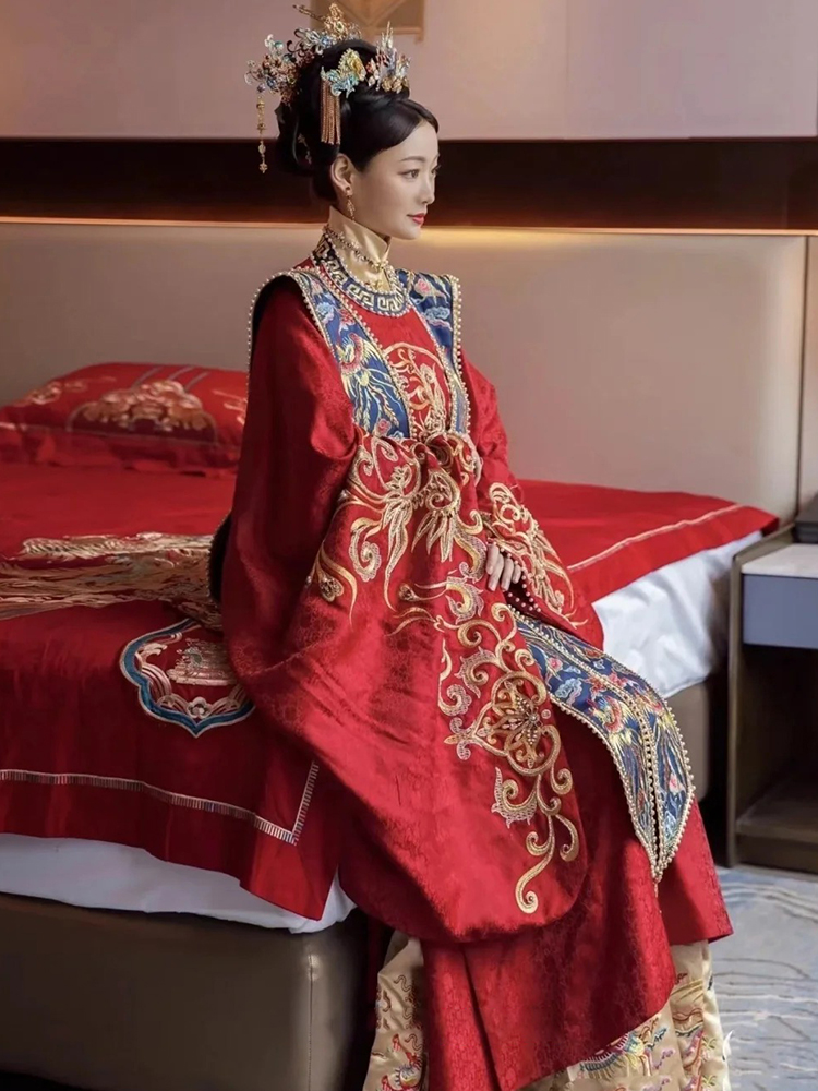 明制婚服汉服2024新款中式婚服凤冠霞帔情侣套装新娘结婚嫁衣龙凤