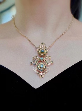 十八世纪世纪18Ｋ金祖母绿套装 猫头鹰75非常典型的早期款式王冠