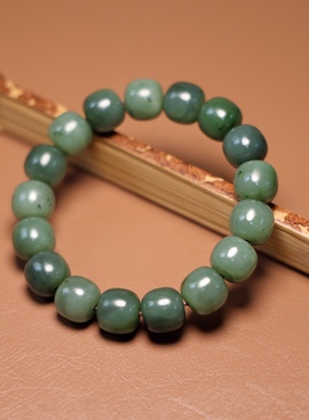 秋会长的和田玉老型手链碧玉手串