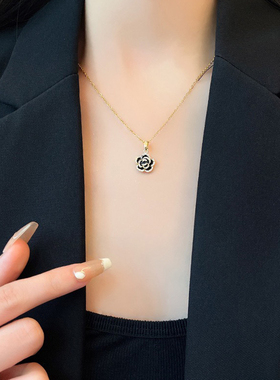 南瓜先生浪漫黑色山茶花钛钢项链