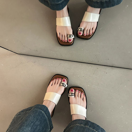 【甜甜专享】增高4cm金属装饰夹趾一字拖女夏季凉拖鞋增高K381989 - 图1