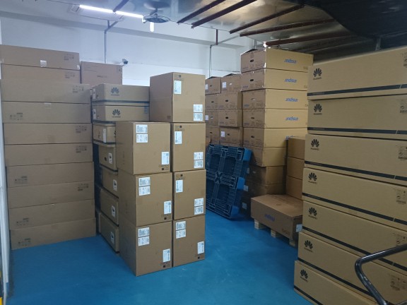 华为RH1288 V3  2XE5-2699V3 2X16GB 2X1.2TB RAID1 2XGE  750W - 图2