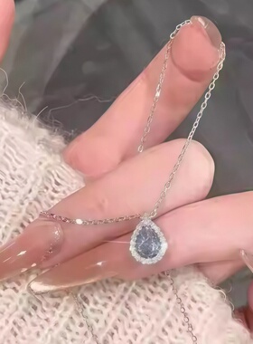 蓝眼泪水滴锁骨链送女友