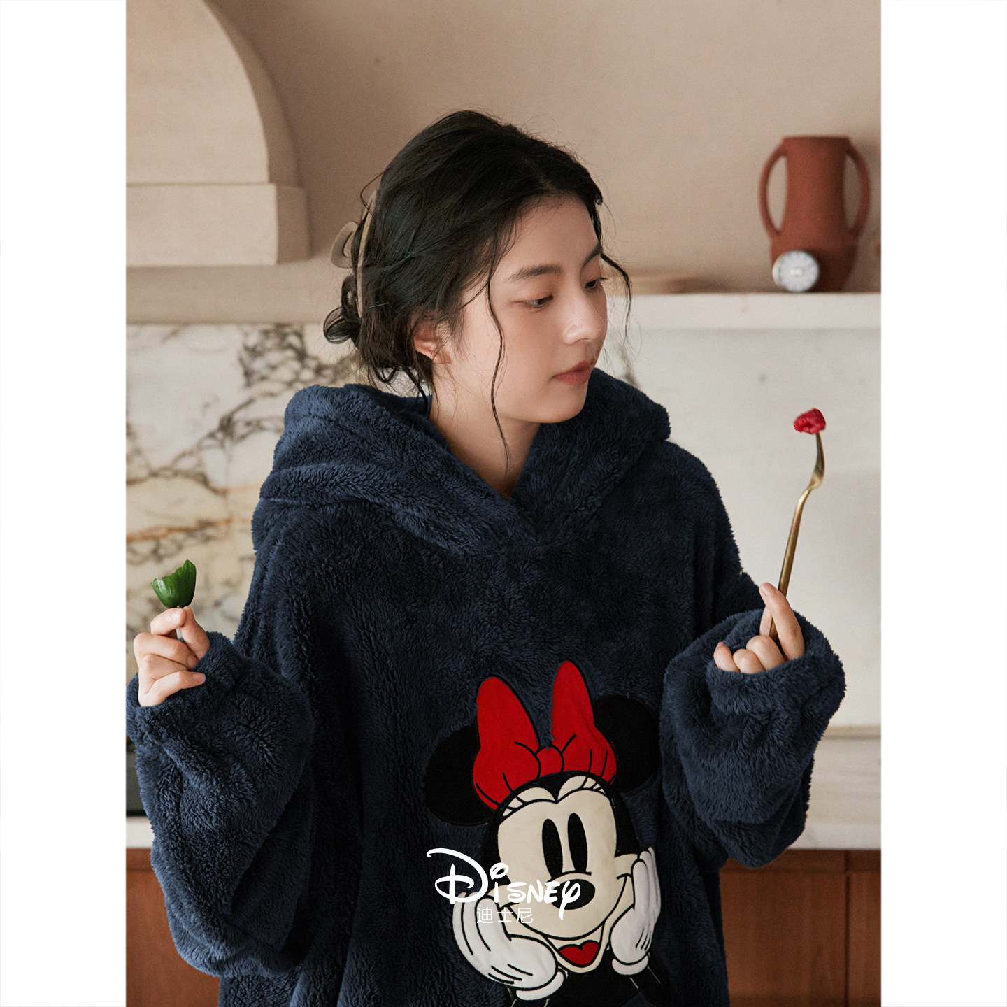 迪士尼新款珊瑚绒睡衣女款冬季加厚加绒睡裙慵懒可外穿法兰绒睡袍,淘宝优惠券,粉丝福利购,淘宝优惠卷