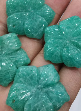 天然天河石雕刻五瓣花吊坠绿色玉石挂件高级感轻奢软糖美学项坠