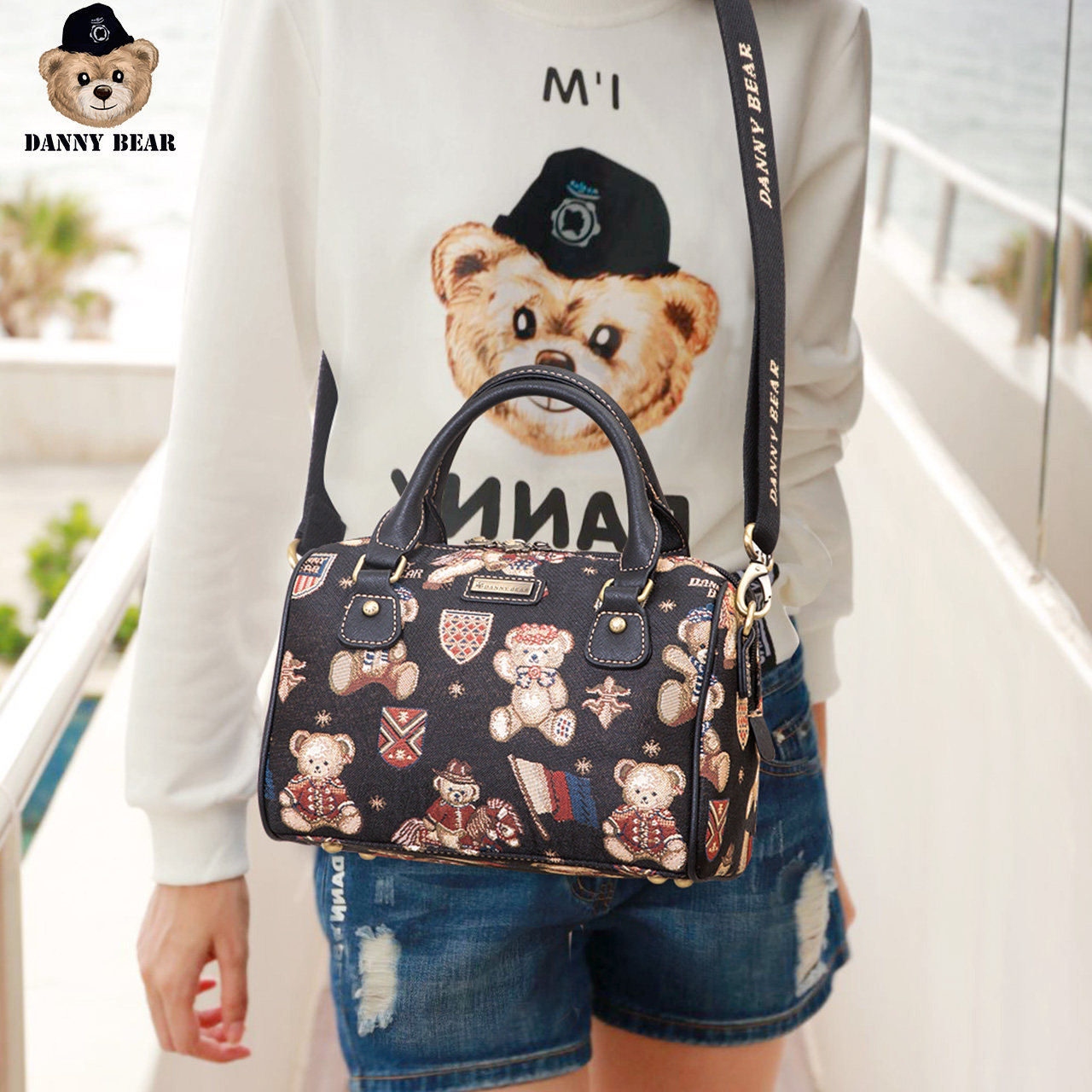 丹尼熊新款手提波士顿包休闲桶包 丹尼熊箱包女士包袋