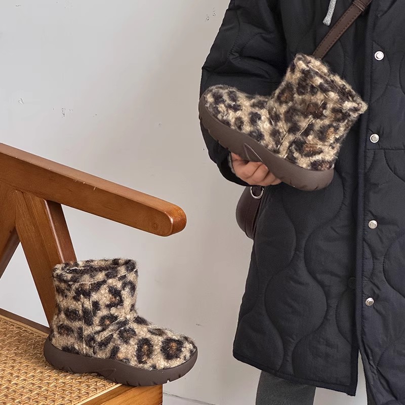 女童棉靴2025冬季儿童毛呢加厚保暖雪地靴亲子豹纹短靴男童大棉鞋 - 图1