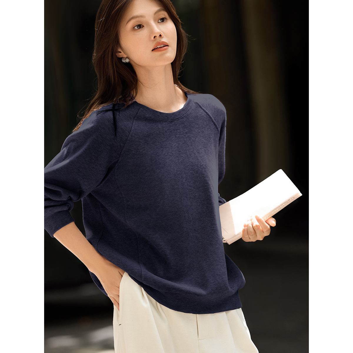 XWI欣未优雅圆领纯色肌理感卫衣女2025秋季宽松休闲百搭显瘦上衣 - 图3