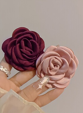 小香风山茶花胸针女精致设计感花朵胸花小众衣服别针配饰品