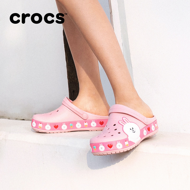 crocs friends line