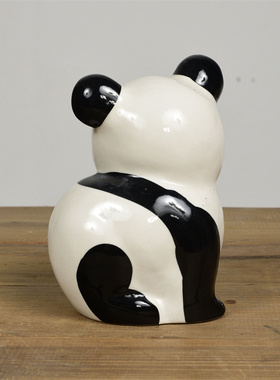 老旧熊猫储蓄罐摆设复古怀旧学校