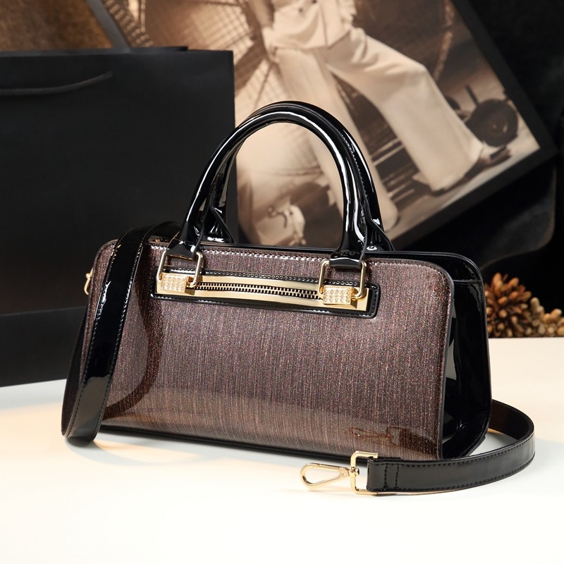 高档女士2020新款波士顿漆皮枕头包 梦琳凯女士包袋