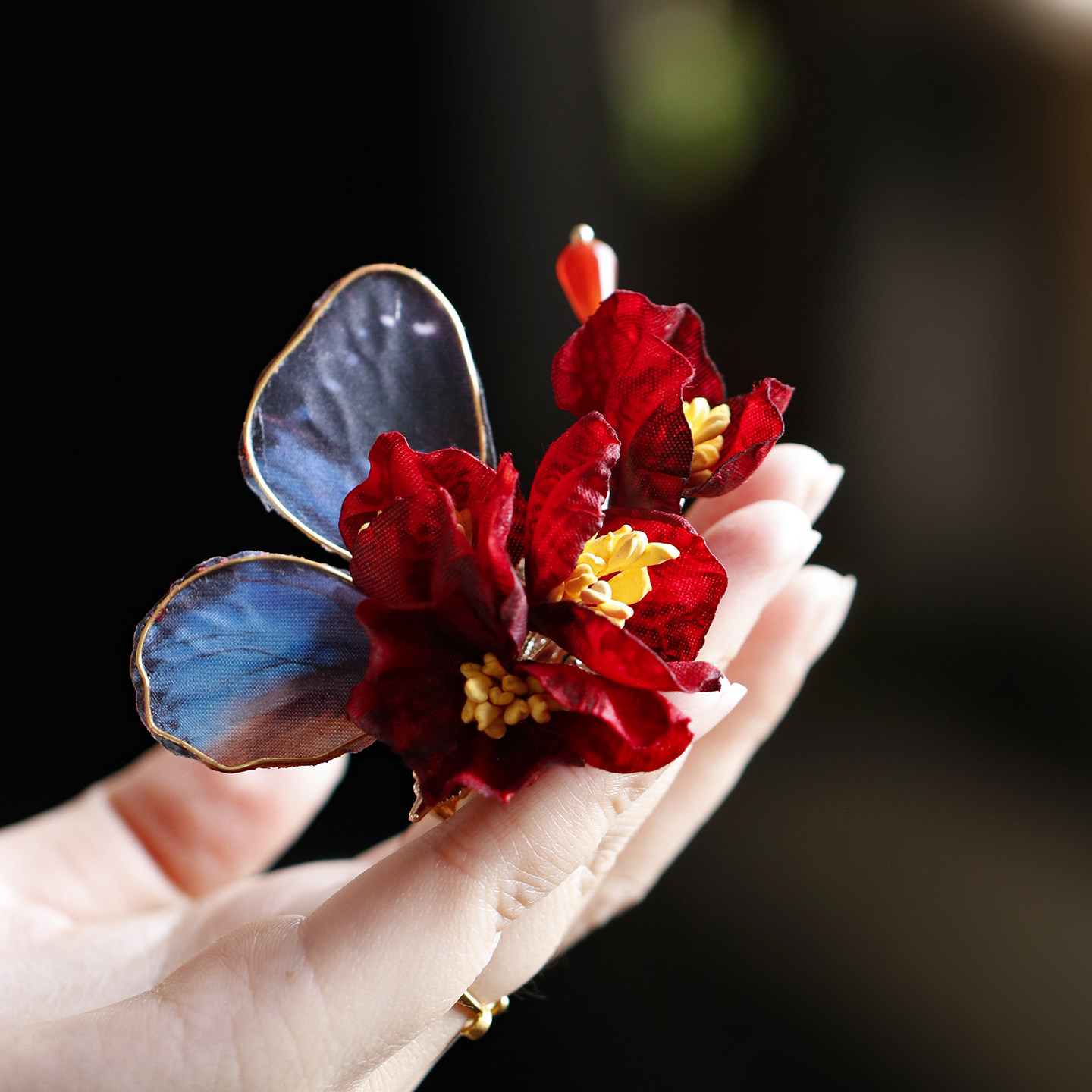 暖岁蝶 女红色花朵发饰仿真蝴蝶造型精致发夹头饰小众配饰 古典舞,淘宝优惠券,粉丝福利购,淘宝优惠卷