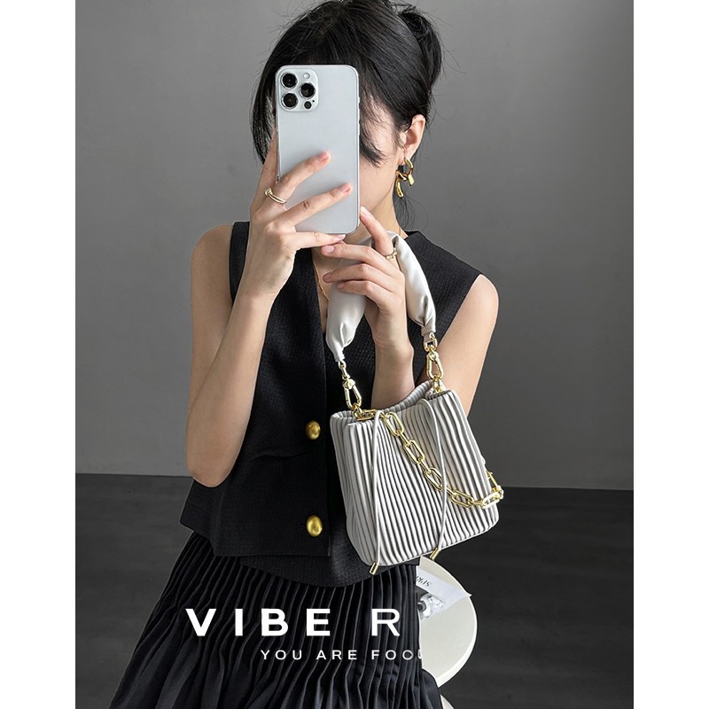 VibeR小众褶皱小水桶包2025新迷你菜篮子手提包链条单肩斜挎包,淘宝优惠券,粉丝福利购,淘宝优惠卷