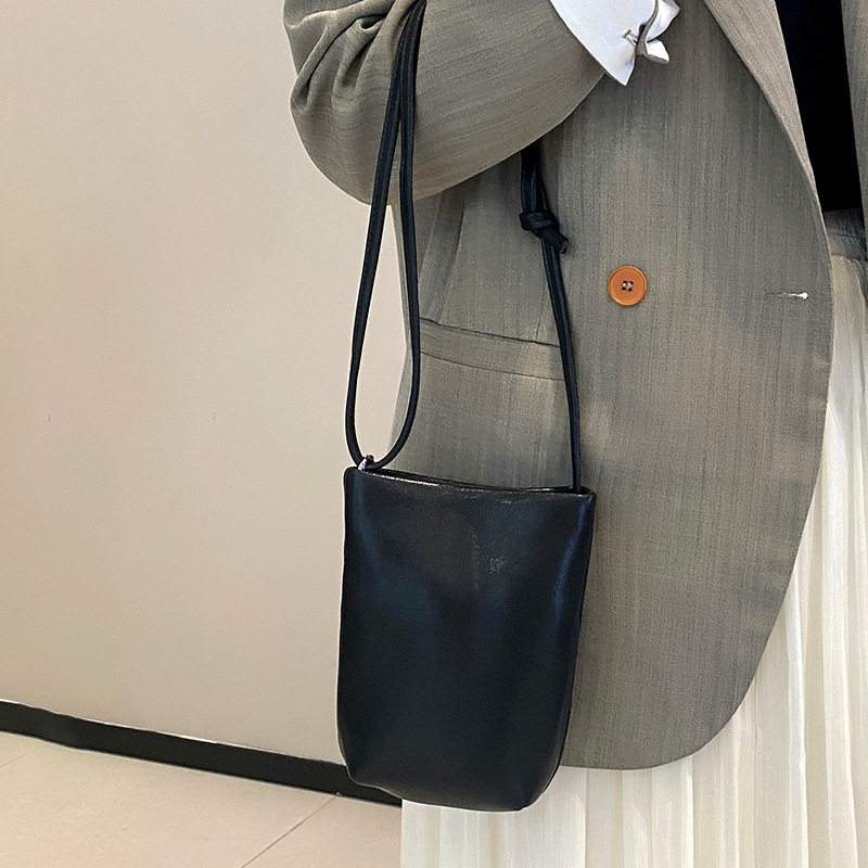 时尚热销女包真皮高级感2025新款小众设计单肩包休闲百搭斜挎包包,淘宝优惠券,粉丝福利购,淘宝优惠卷