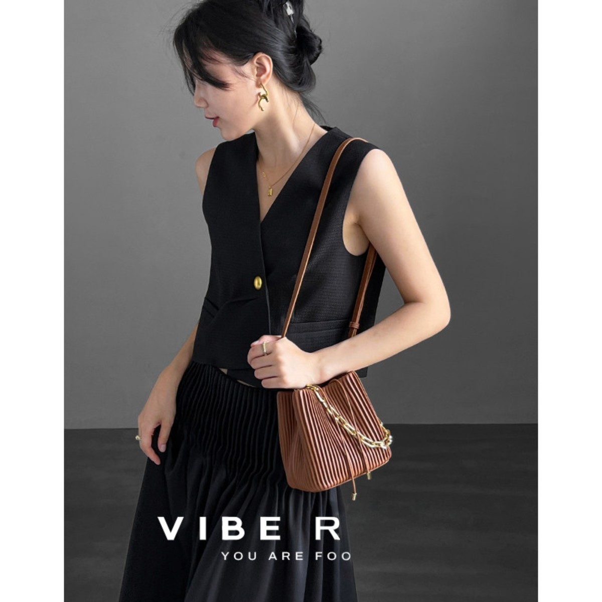 VibeR小众褶皱小水桶包2025新迷你菜篮子手提包链条单肩斜挎包,淘宝优惠券,粉丝福利购,淘宝优惠卷