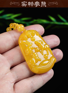 男女招财转运黄玉猪兔羊三合吊坠
