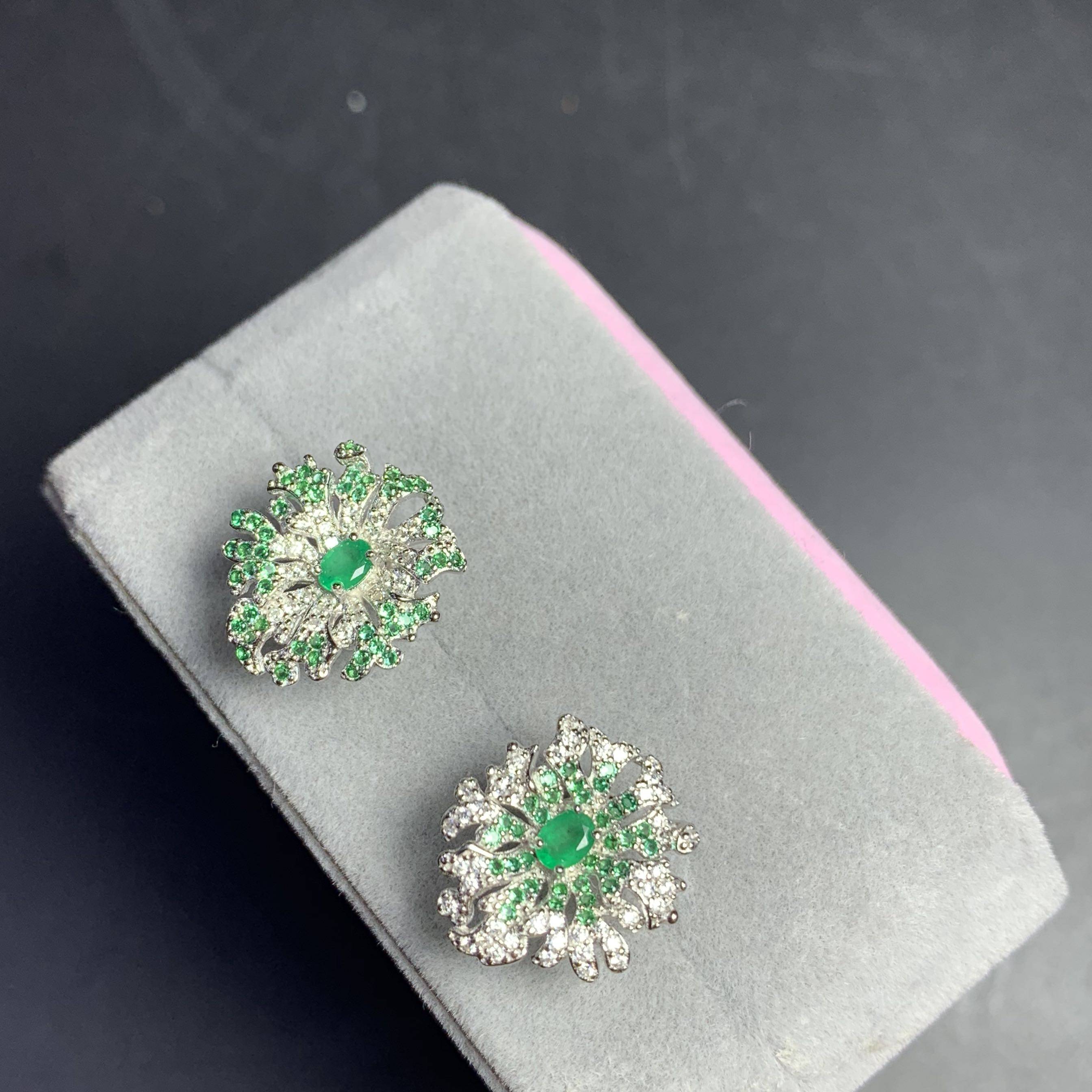 新款特惠925银镀白金天然祖母绿耳钉 石3*4MM不对称的美,淘宝优惠券,粉丝福利购,淘宝优惠卷